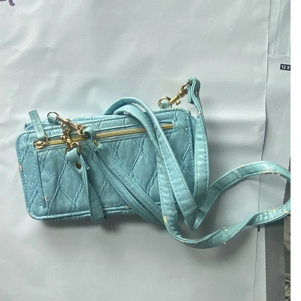 Buxton Light Blue Quilted Crossbody Wallet‎ Mini Purse Zip Snap